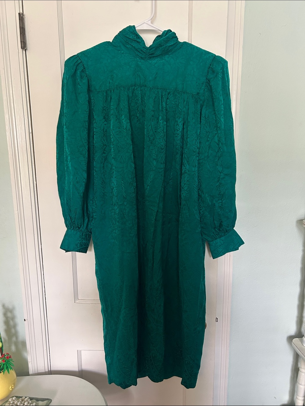 Vintage Argenti Silk Emerald Green Long Sleeve High-Neck Women's Dress